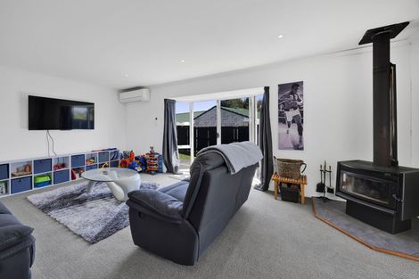 Photo of property in 54 Cressida Avenue, Stratford, 4332