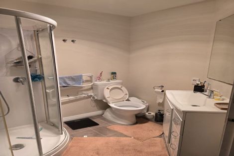 Photo of property in 80 Queens Drive, Lyall Bay, Wellington, 6022