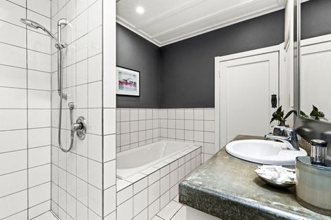 Photo of property in 2 Greenwood Road, Havelock North, 4130