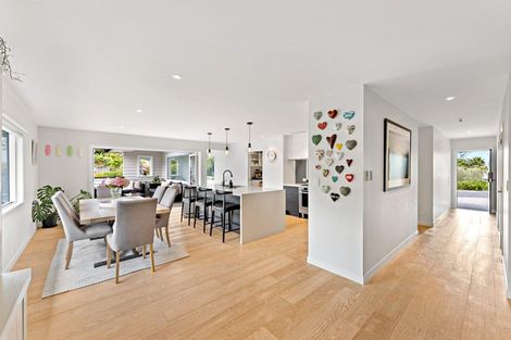 Photo of property in 16 Rewi Street, Torbay, Auckland, 0630