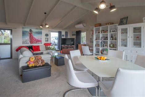 Photo of property in 18 Tui Grove, Paihia, 0200