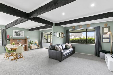 Photo of property in 16 Abilene Crescent, Churton Park, Wellington, 6037