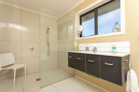 Photo of property in 51a Gordon Street, Dannevirke, 4930