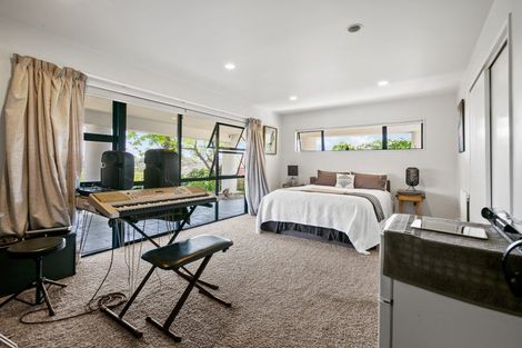 Photo of property in 117 Mangorei Road, Merrilands, New Plymouth, 4312