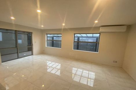 Photo of property in 27 Matipo Road, Te Atatu Peninsula, Auckland, 0610