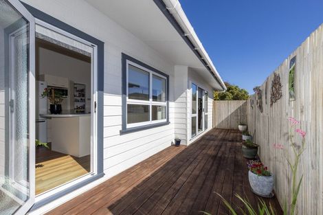 Photo of property in 71 Donovan Road, Paraparaumu Beach, Paraparaumu, 5032