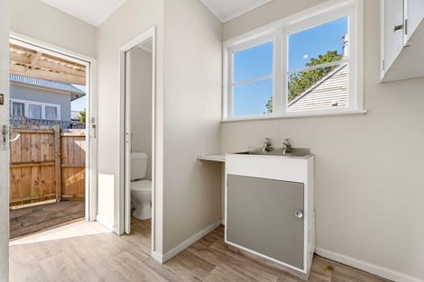Photo of property in 27 Harris Street, Te Puke, 3119