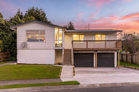 Photo of property in 10 Transom Close, Whitby, Porirua, 5024
