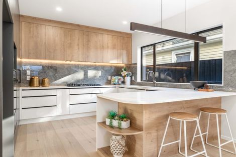 Photo of property in 71a Matipo Road, Te Atatu Peninsula, Auckland, 0610