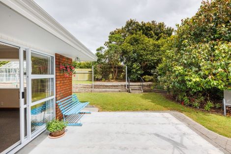 Photo of property in 12 Hind Place, Hokowhitu, Palmerston North, 4410