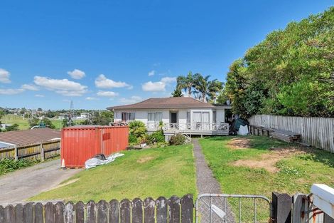 Photo of property in 18 Cedar Heights Avenue, Massey, Auckland, 0614