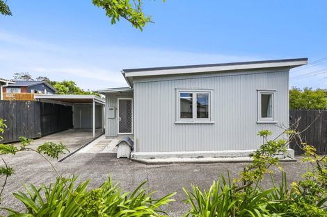 Photo of property in 2/176 Henderson Valley Road, Henderson, Auckland, 0612