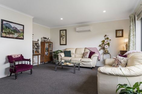 Photo of property in 6 Capstan Close, Pyes Pa, Tauranga, 3112