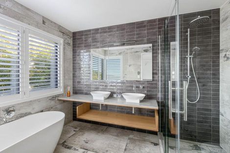 Photo of property in 102 Vipond Road, Stanmore Bay, Whangaparaoa, 0932