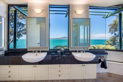 Photo of property in 2 Old Lake Road, Narrow Neck, Auckland, 0624