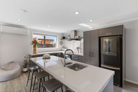 Photo of property in 44 Ripple Grove, Waiuku, 2123