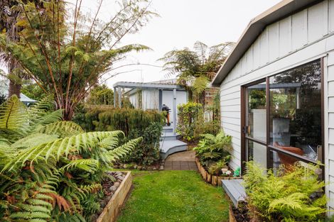 Photo of property in 24 Parkland Crescent, Terrace End, Palmerston North, 4410