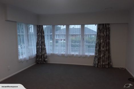 Photo of property in 2 Hereford Street, Te Atatu Peninsula, Auckland, 0610