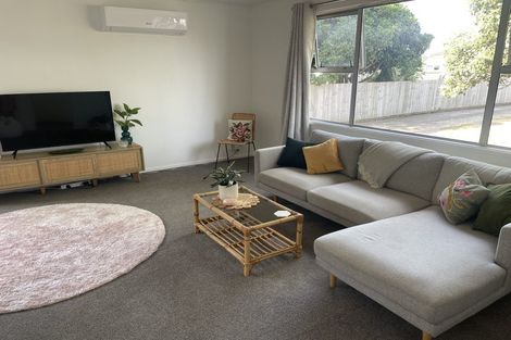 Photo of property in 176 Queens Drive, Lyall Bay, Wellington, 6022