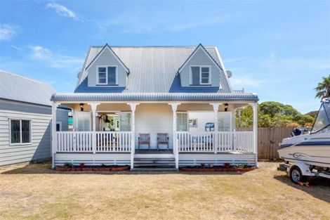 Photo of property in 17 Pipi Dune, Whitianga, 3510