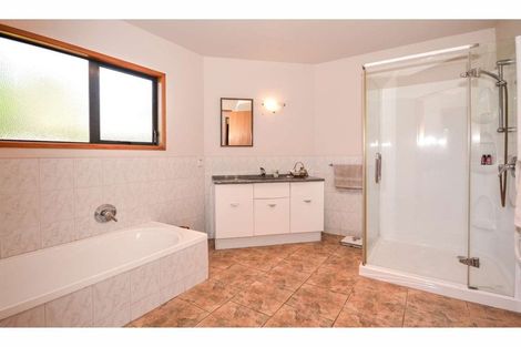 Photo of property in 4 Skudders Beach Road, Kerikeri, 0294