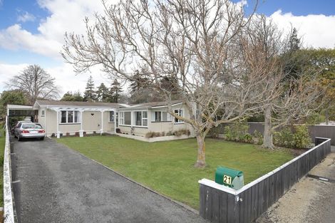 Photo of property in 21 Oxford Street, Marton, 4710