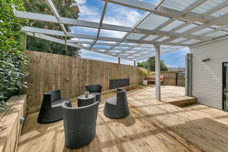 Photo of property in 2/77 Atkinson Road, Titirangi, Auckland, 0604