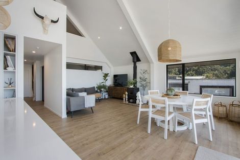 Photo of property in 10b Beach Road, Waihi Beach, 3611