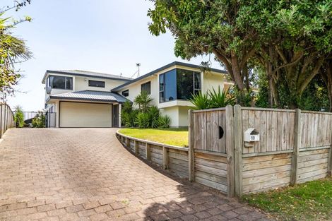 Photo of property in 19 Simpson Road, Papamoa Beach, Papamoa, 3118