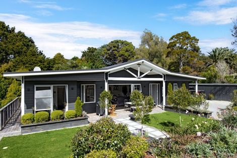 Photo of property in 55 Hauraki Road, Leigh, Warkworth, 0985