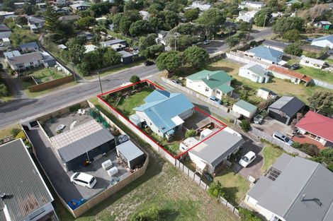 Photo of property in 9 Toi Street, Otaki Beach, Otaki, 5512