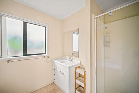 Photo of property in 9a Karamu Street, Te Atatu Peninsula, Auckland, 0610