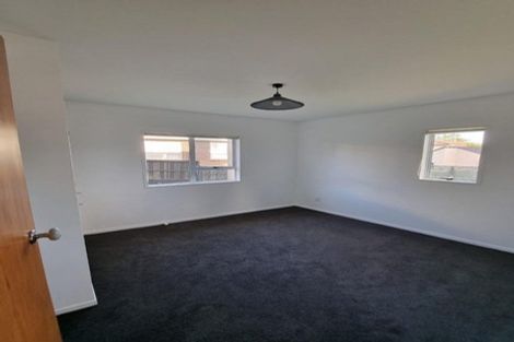 Photo of property in 23 Elsted Place, Goodwood Heights, Auckland, 2105