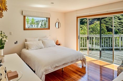 Photo of property in 105 Cluny Road, Plimmerton, Porirua, 5026