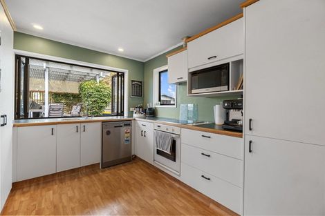 Photo of property in 2 Sheridan Crescent, Leamington, Cambridge, 3432