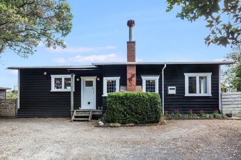 Photo of property in 62 Main Road, Titahi Bay, Porirua, 5022