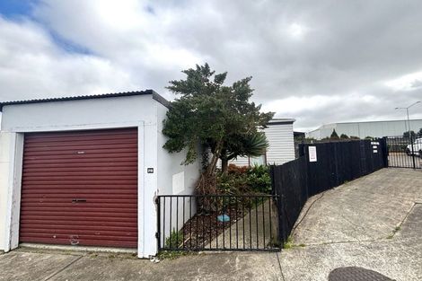 Photo of property in 2/21 Solveig Place, Randwick Park, Auckland, 2105