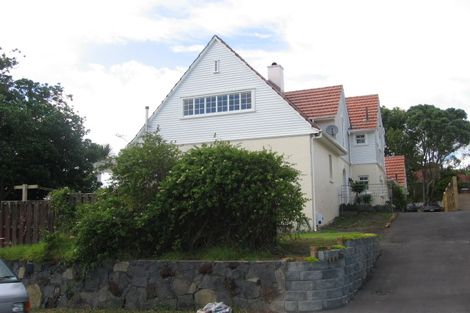 Photo of property in 1 Moore Street, Hillcrest, Auckland, 0627