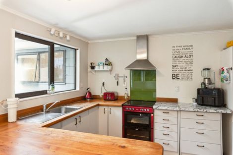 Photo of property in 39 Tennis Court Road, Raumati South, Paraparaumu, 5032