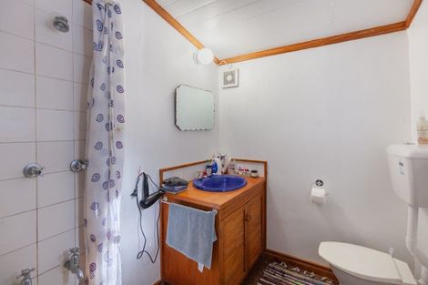 Photo of property in 1 Harvey Road, Bluff Hill, Napier, 4110