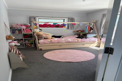 Photo of property in 63 Breaker Bay Road, Breaker Bay, Wellington, 6022