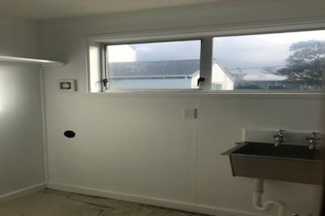 Photo of property in 2/163 Rongotai Road, Rongotai, Wellington, 6022