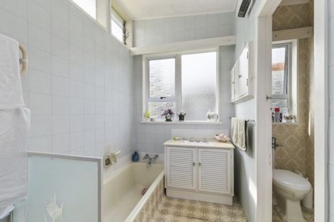 Photo of property in 18 Marlborough Street, Silverstream, Upper Hutt, 5019