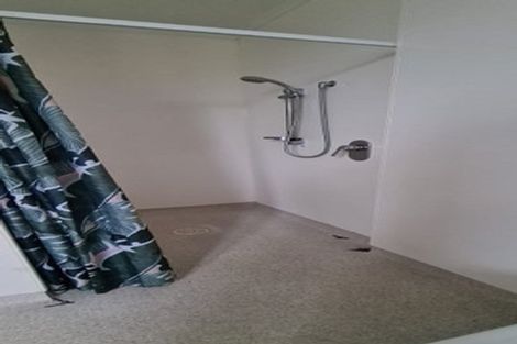 Photo of property in 10 Howard Road, Northcote, Auckland, 0627