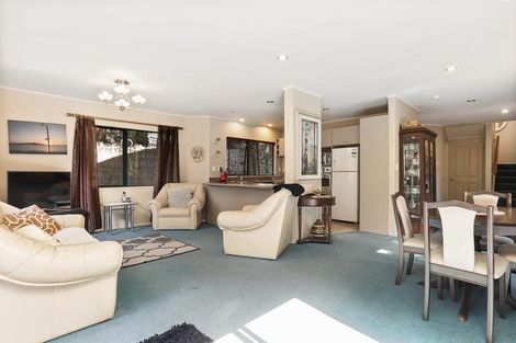 Photo of property in 112 Mountain Road, Henderson Valley, Auckland, 0612