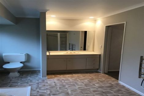 Photo of property in 40 Tralee Terrace, Dannemora, Auckland, 2016