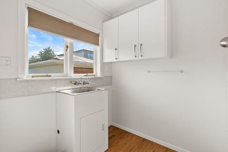 Photo of property in 1/66 Clevedon Road, Papakura, 2110