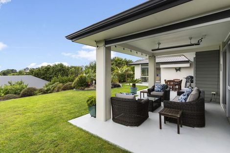 Photo of property in 31 Beachwood Drive, Hatfields Beach, Orewa, 0931
