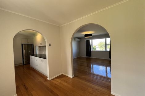 Photo of property in 109 Ennis Avenue, Pakuranga Heights, Auckland, 2010