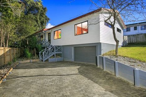 Photo of property in 12 Thalia Place, Totara Vale, Auckland, 0629